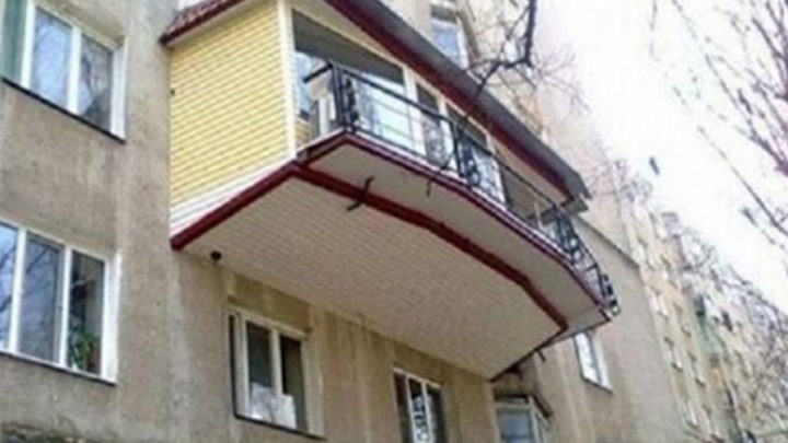 Абсурдное расширение балконов