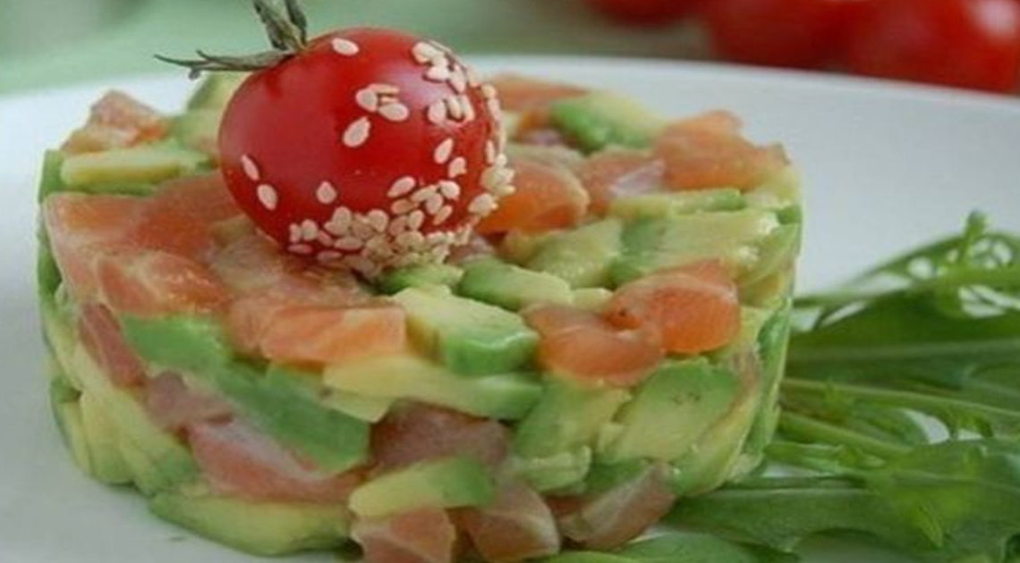 Восхитительные салаты из авокадо: 21 рецепт на любой вкус